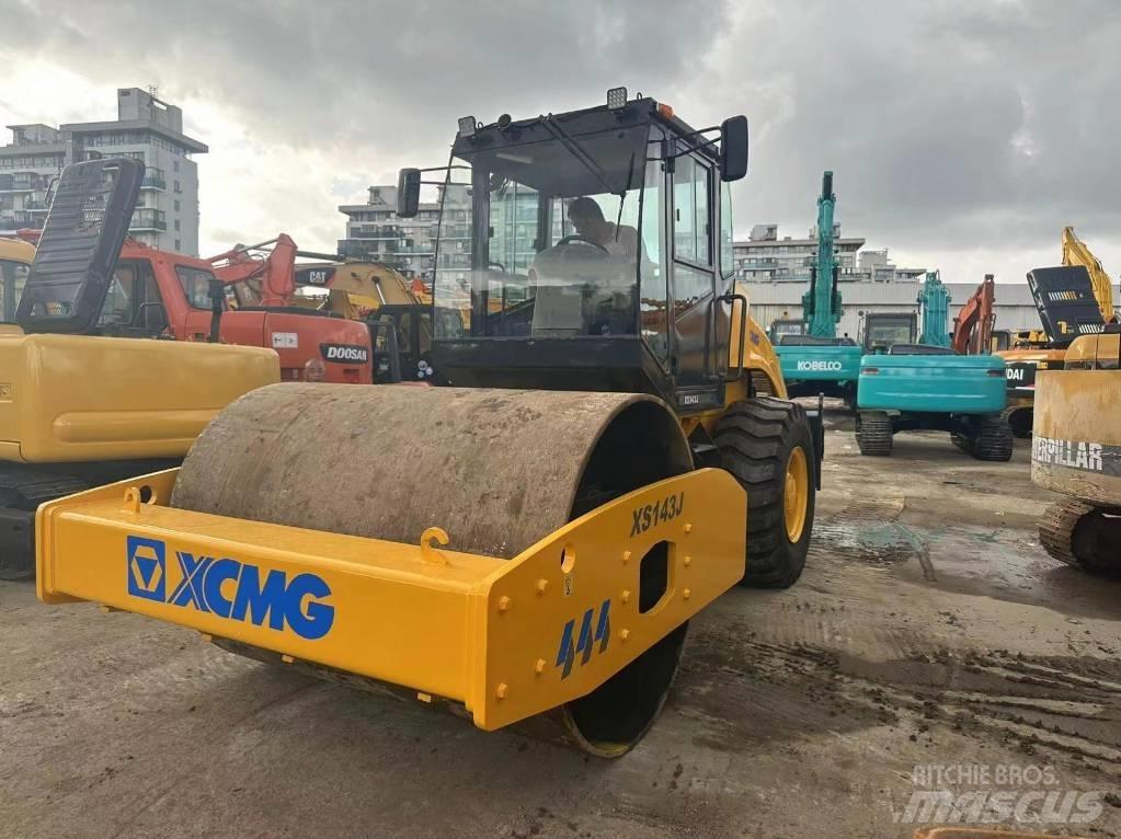XCMG XS 143 J مداحل أحادية الأسطوانة