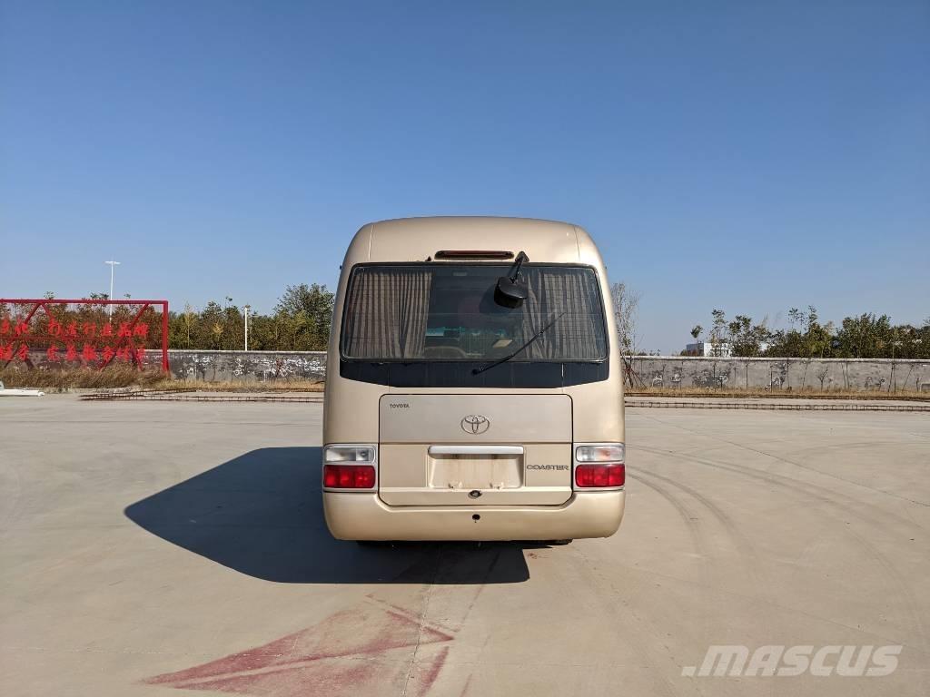 Toyota Coaster Bus حافلة صغيرة