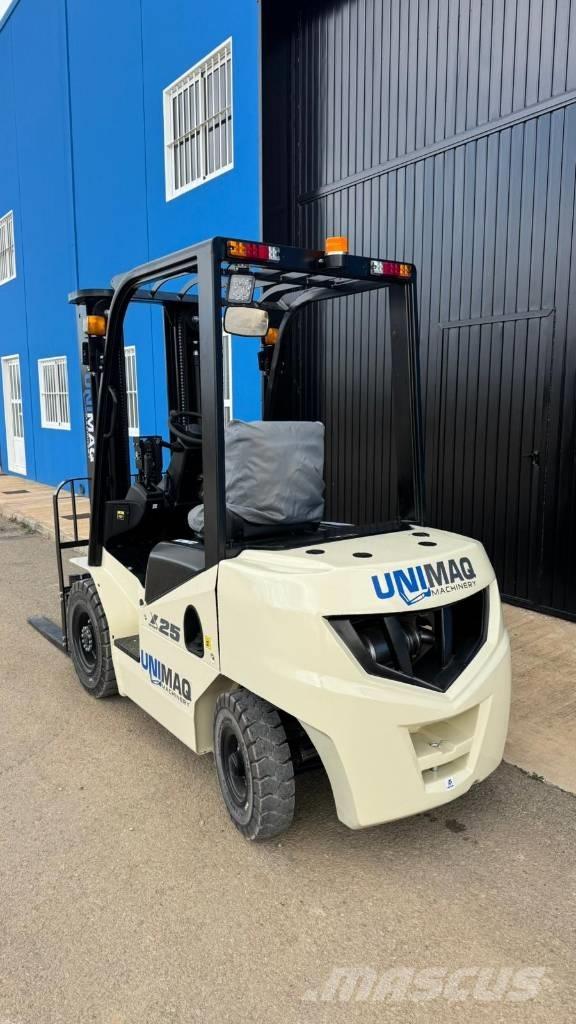 UNIMAQ FD25 شاحنات الديزل