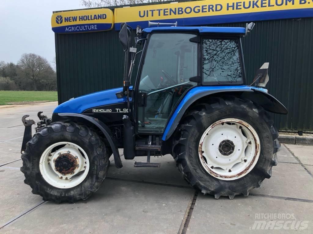 New Holland TL 90 الجرارات
