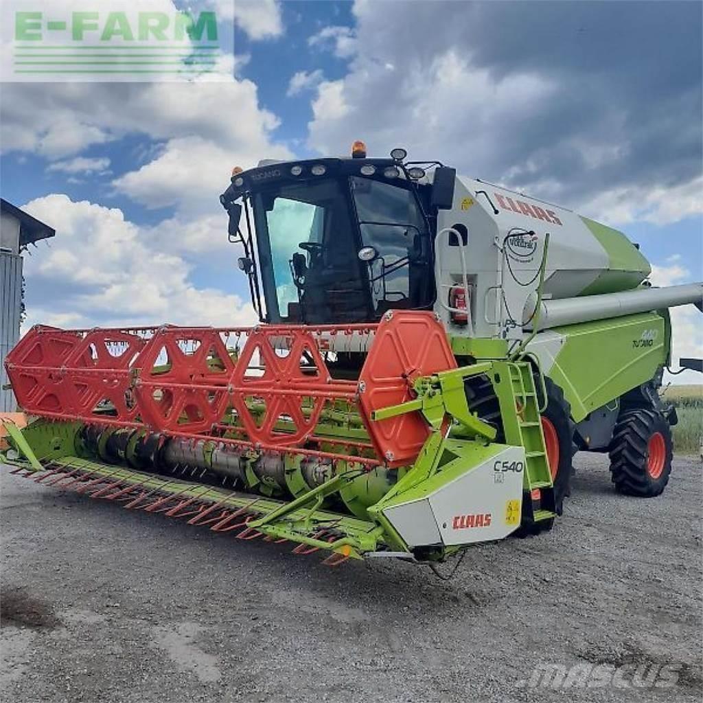 CLAAS tucano 440 حصادات