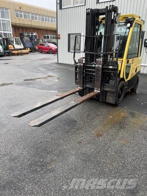 Hyster H 30 FT شاحنات الديزل