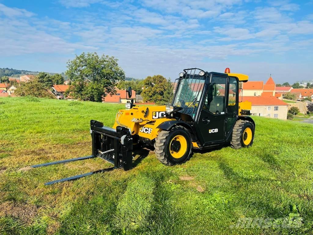 JCB 525-60 مناولات متداخلة