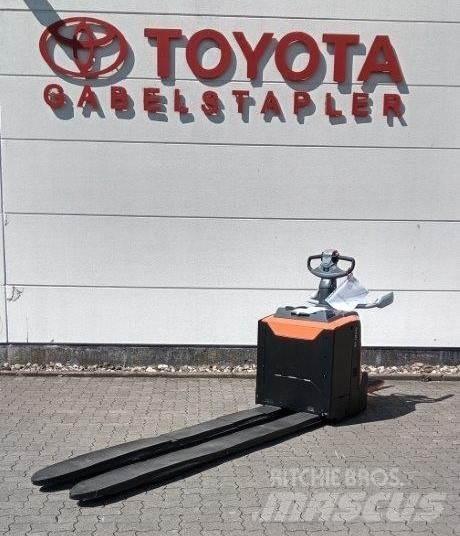 Toyota LPE 250 معدات الرفع منخفض المستوى