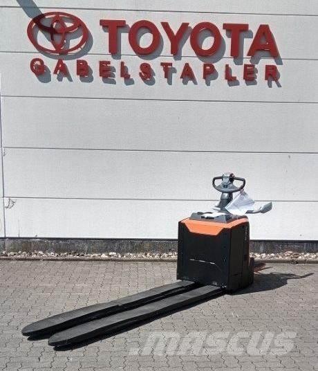 Toyota LPE 250 معدات التكديس الجوالة