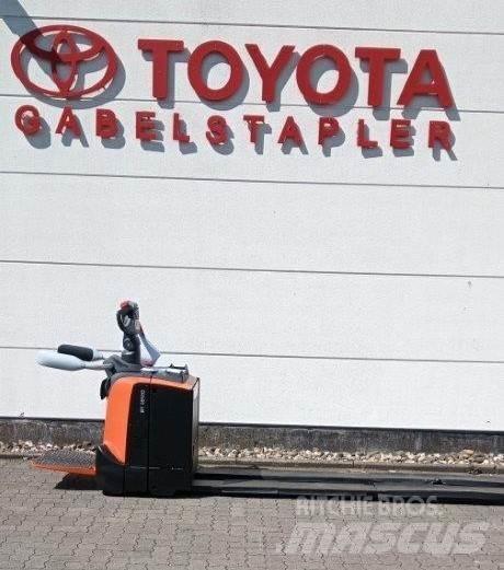 Toyota LPE 250 معدات الرفع منخفض المستوى