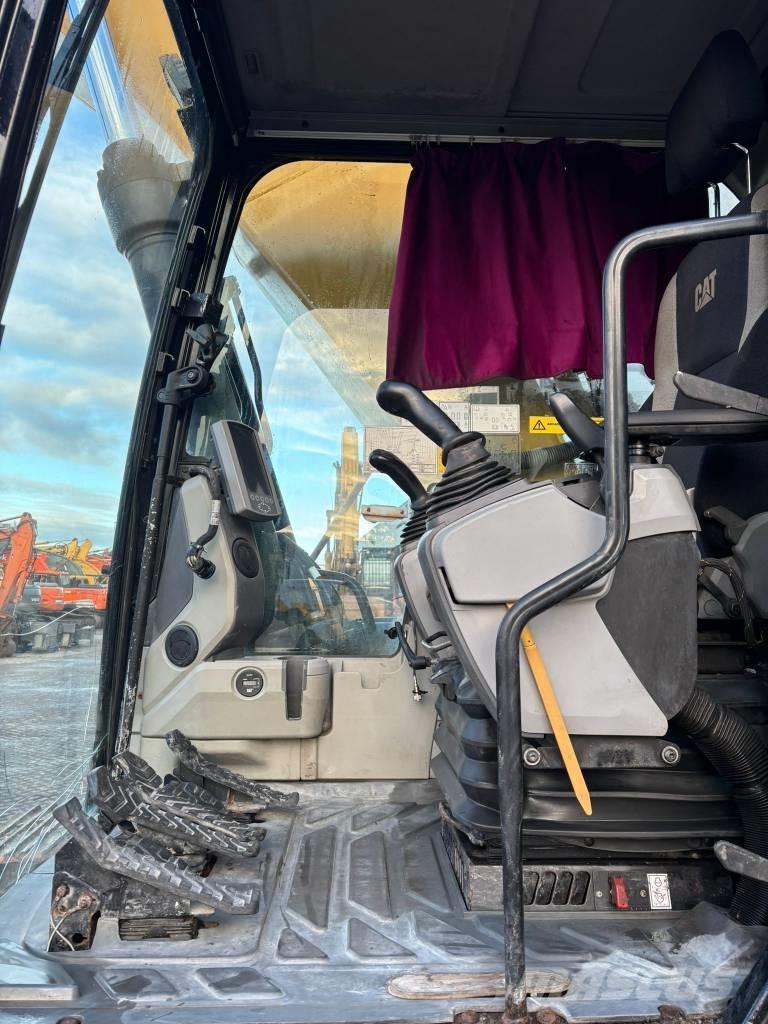 CAT 329 EL حفارات زحافة