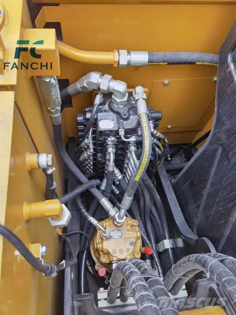 Sany SY 75 C حفارات زحافة