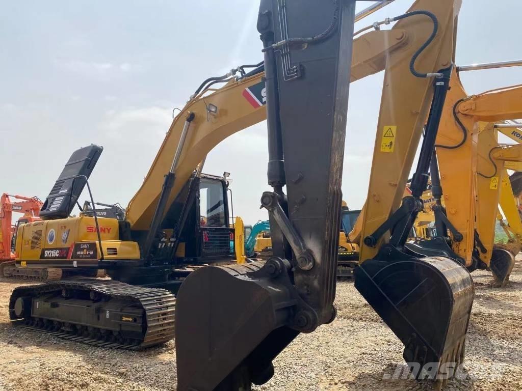 Sany SY 215 C حفارات زحافة