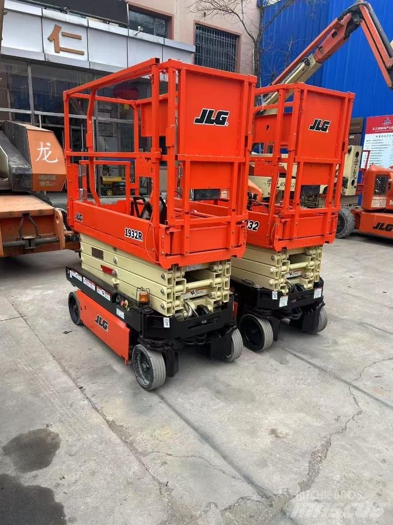 JLG 1932 R رافعات مقصية الشكل