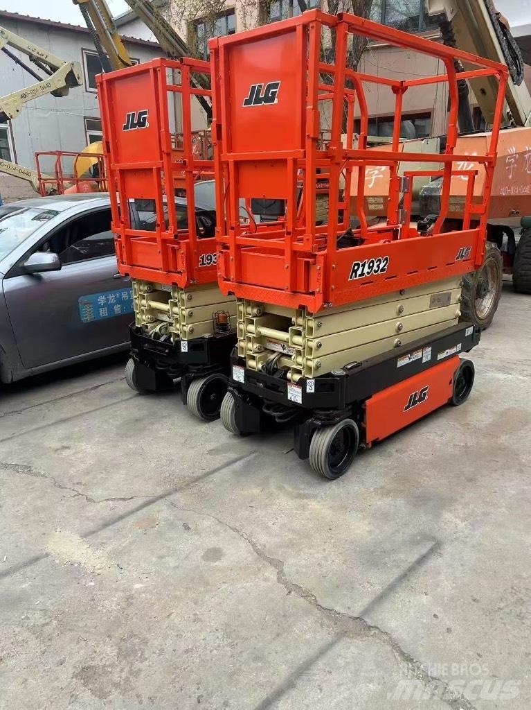 JLG 1932 R رافعات مقصية الشكل