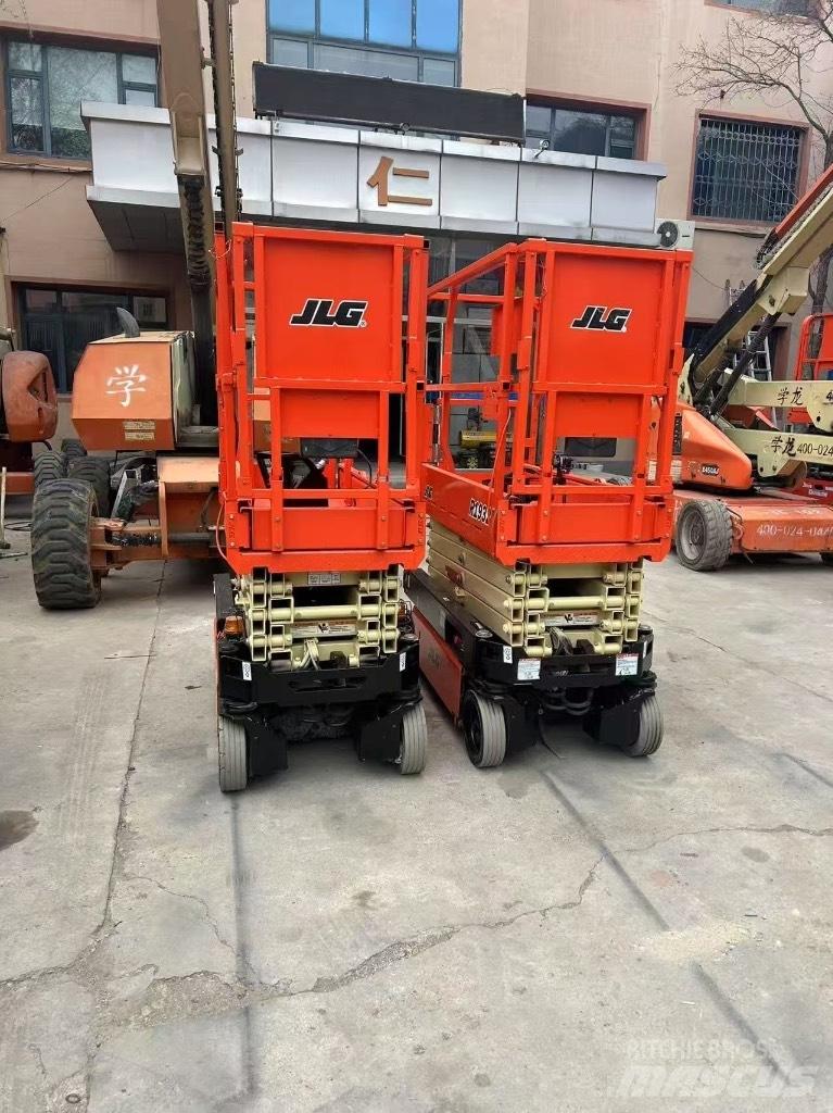 JLG 1932 R رافعات مقصية الشكل