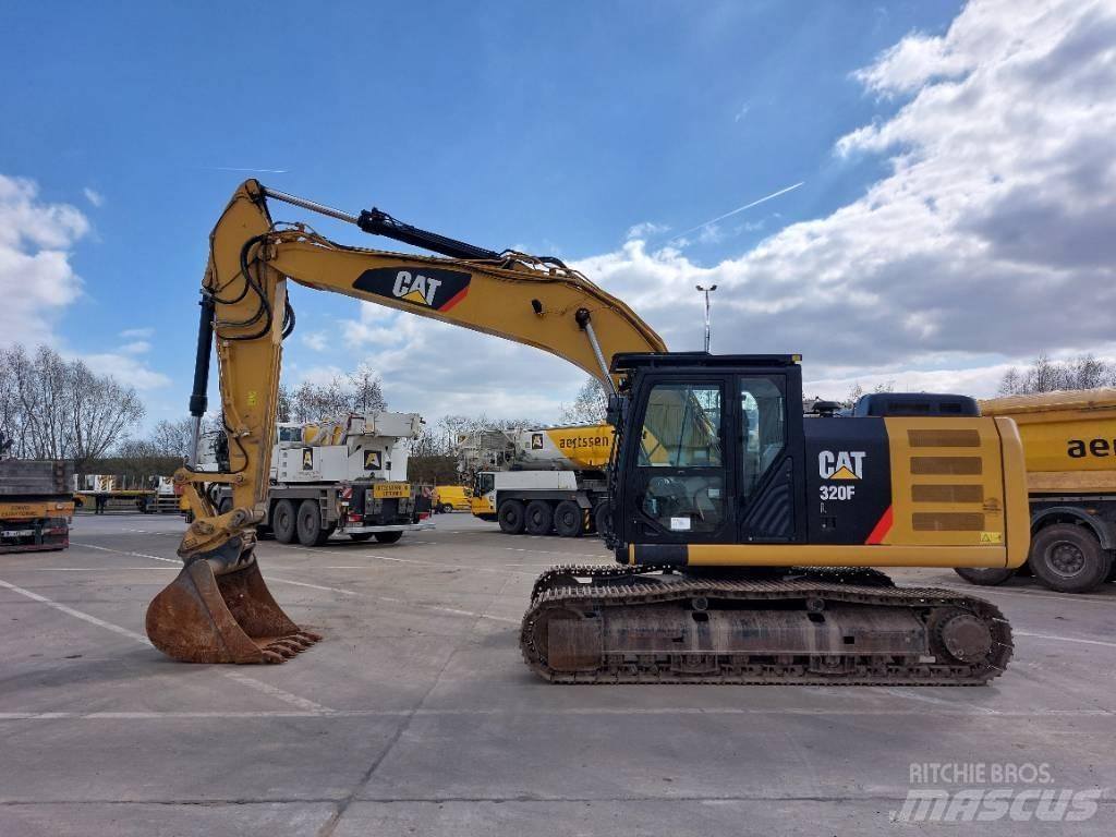 CAT 320 FL حفارات زحافة