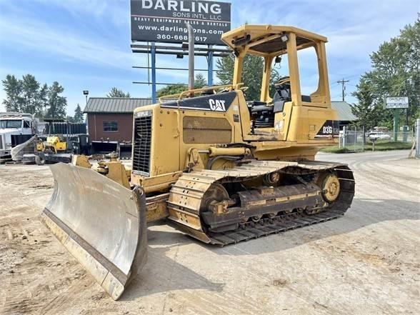 CAT D3G LGP بلدوزرات مجنزرة