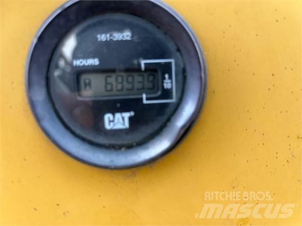 CAT D4G بلدوزرات مجنزرة