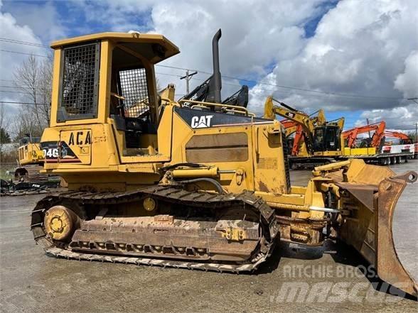 CAT D4G بلدوزرات مجنزرة