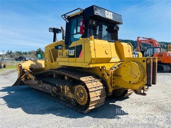 CAT D7E بلدوزرات مجنزرة