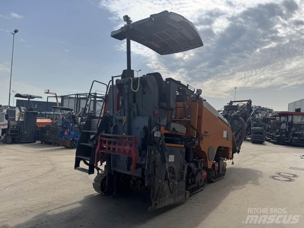 Wirtgen W 100 F ماكينات الكشط البارد للأسفلت
