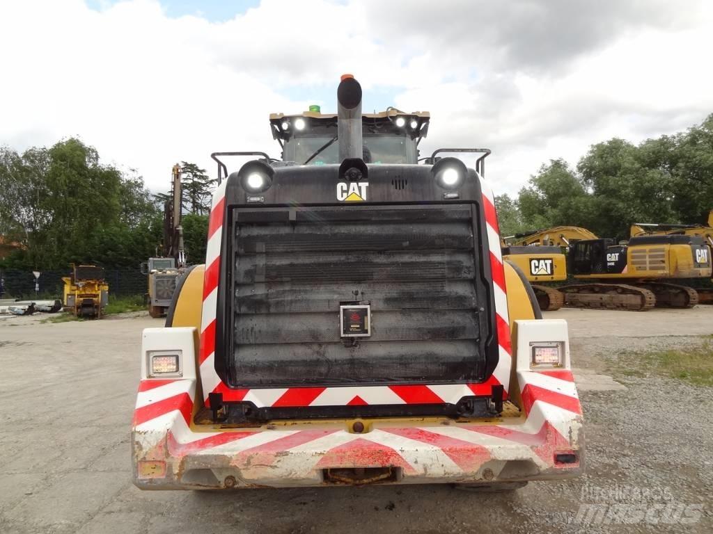 CAT 962 M لوادر بعجل