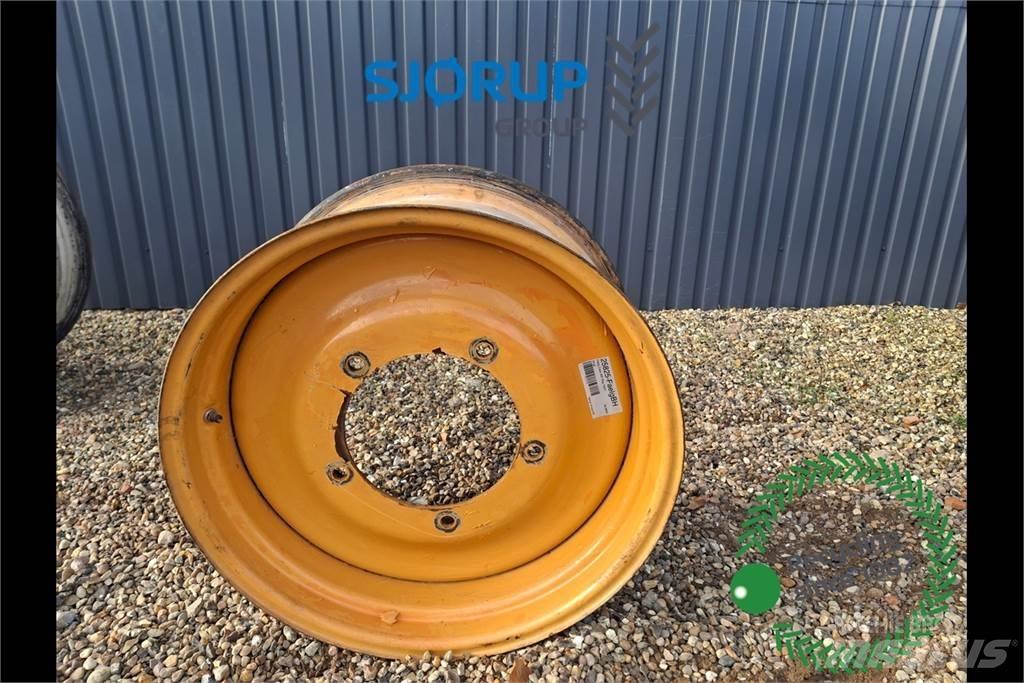 CASE 695 Rear Rim الإطارات والعجلات والحافات