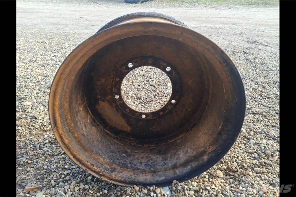 CASE 695 Rear Rim الإطارات والعجلات والحافات