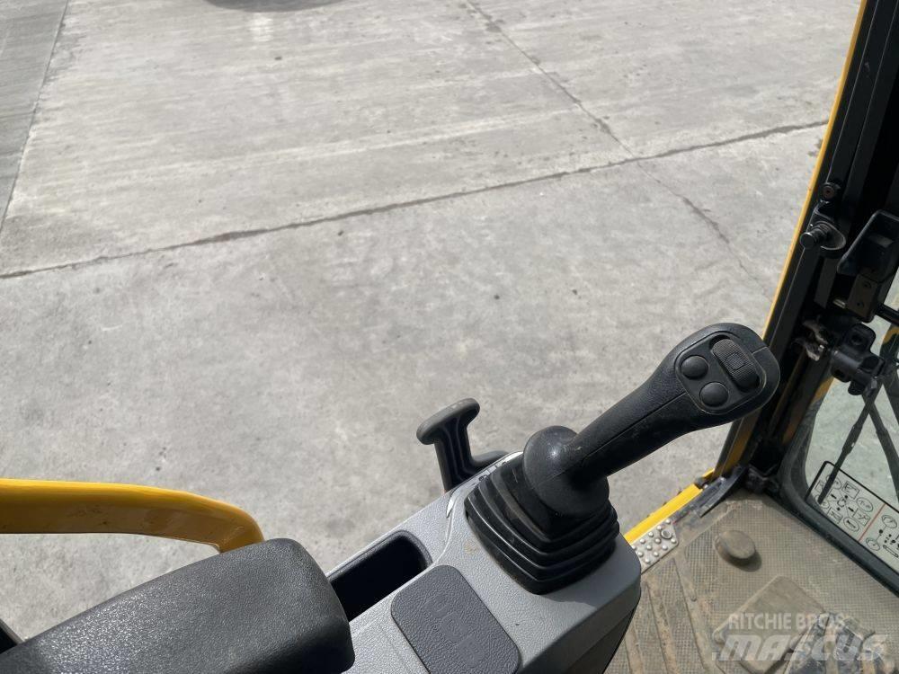 JCB 140 X حفارات زحافة
