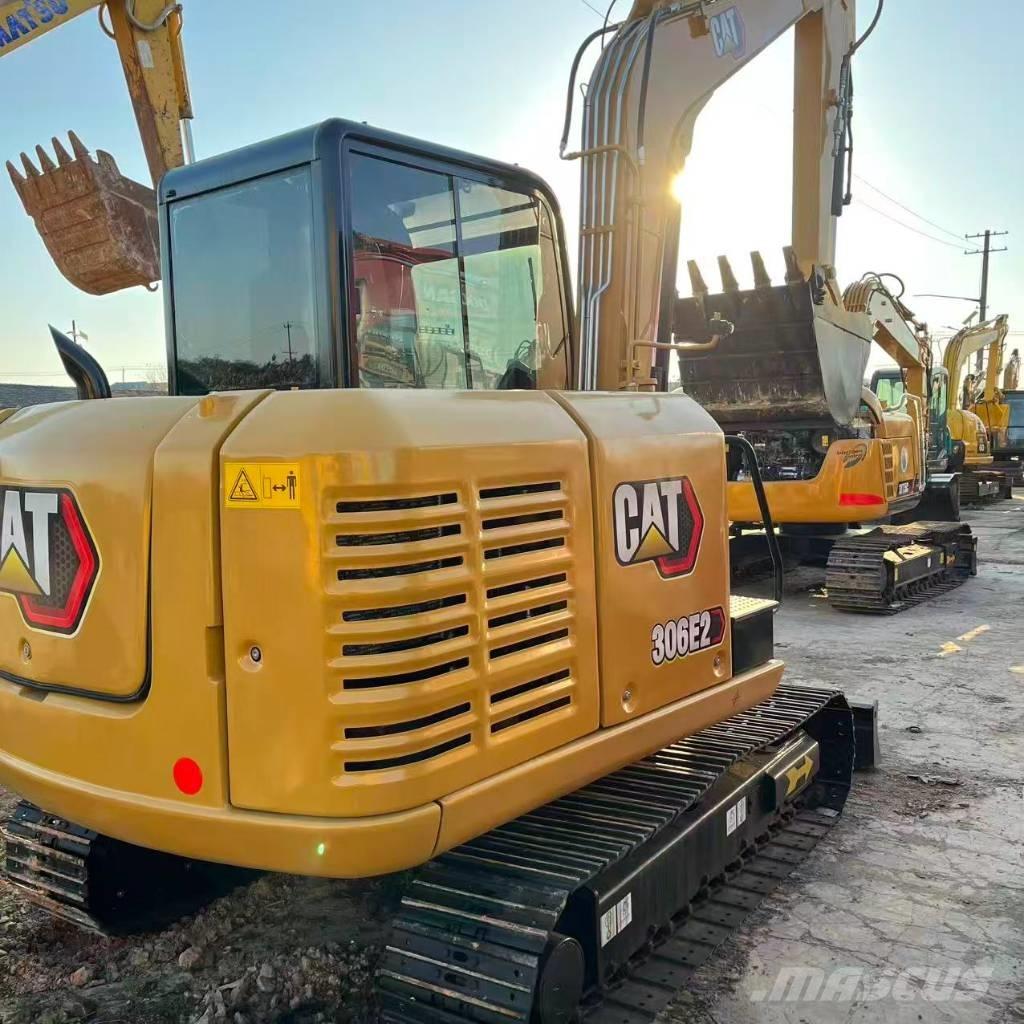 CAT 306E حفارات زحافة