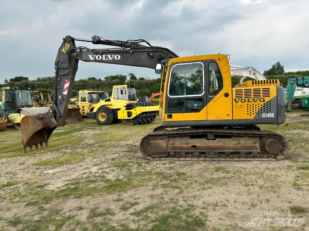 Volvo EC 140 B حفارات زحافة