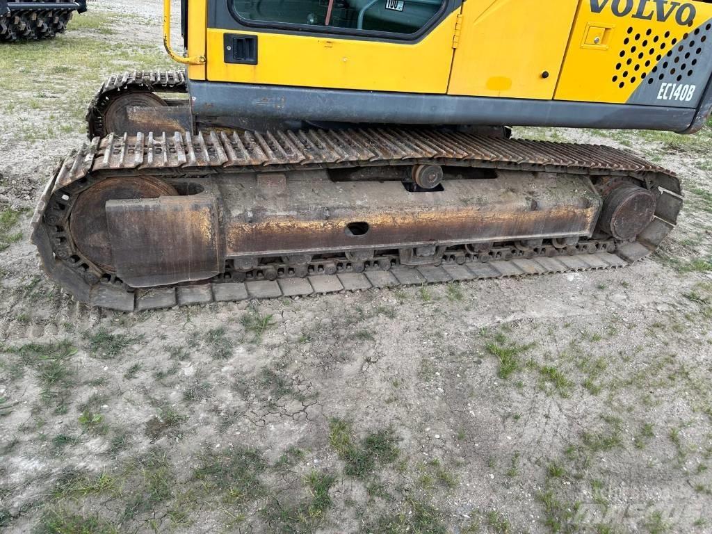 Volvo EC 140 B حفارات زحافة