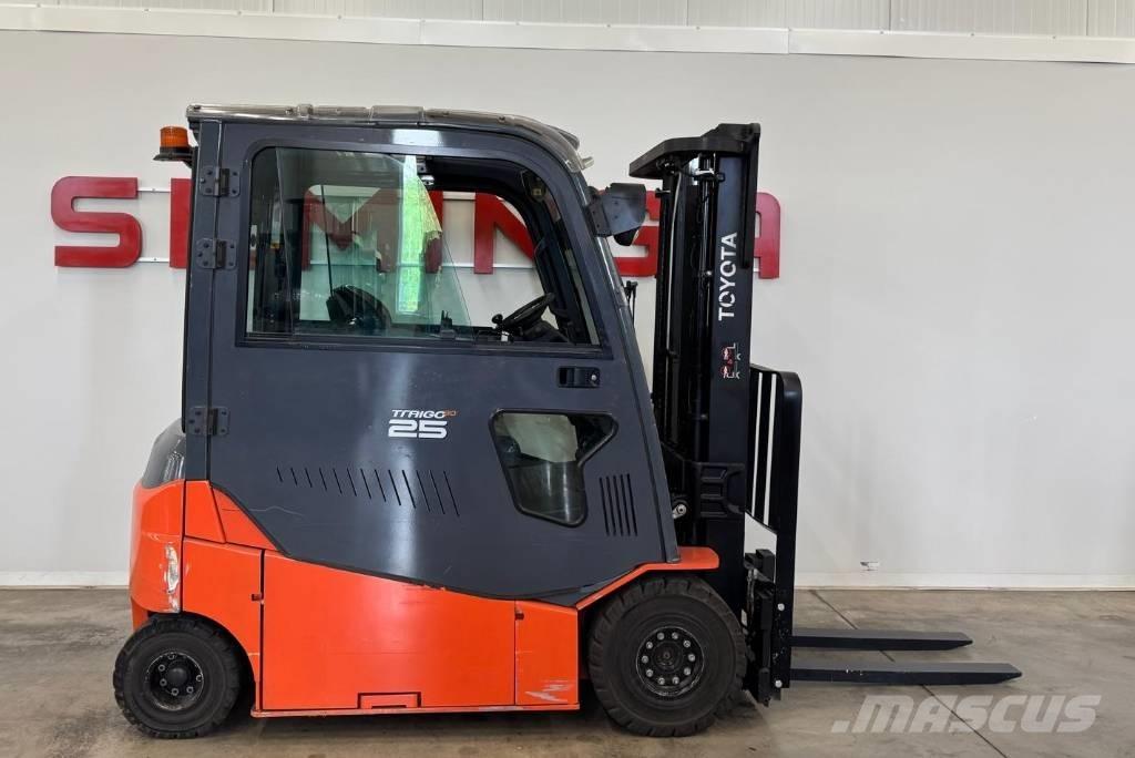 Toyota 10939 - 8FBMT25 شاحنات ذات رافعات شوكية تعمل بالكهرباء