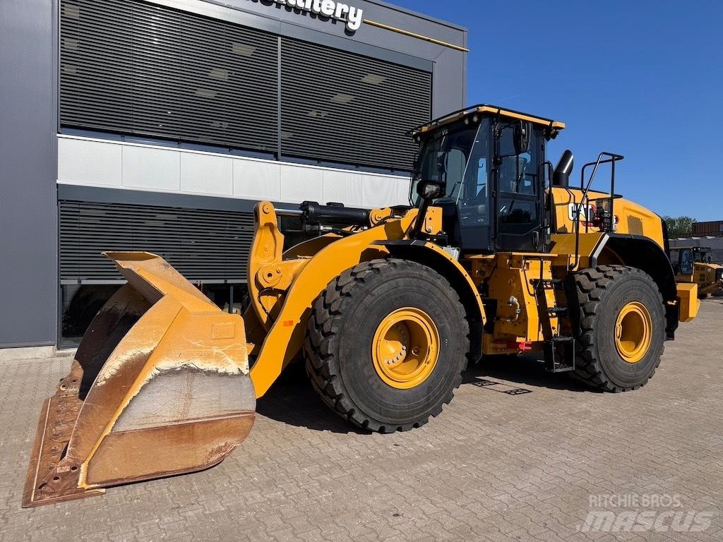 CAT 966 لوادر بعجل