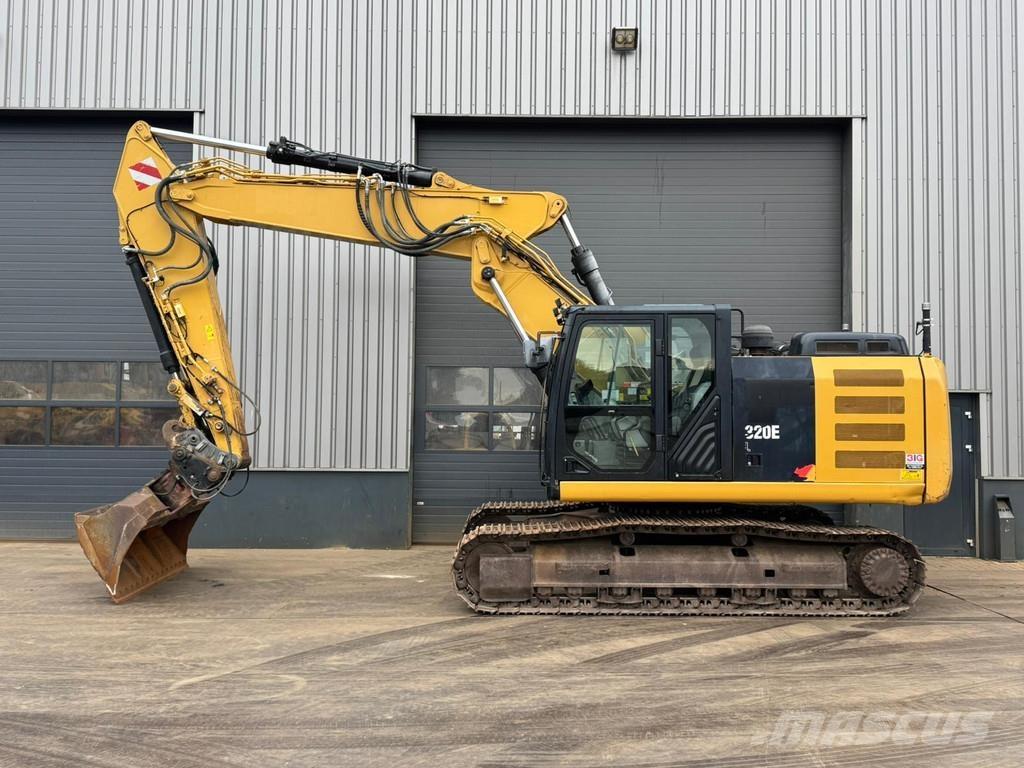 CAT 320EL حفارات زحافة