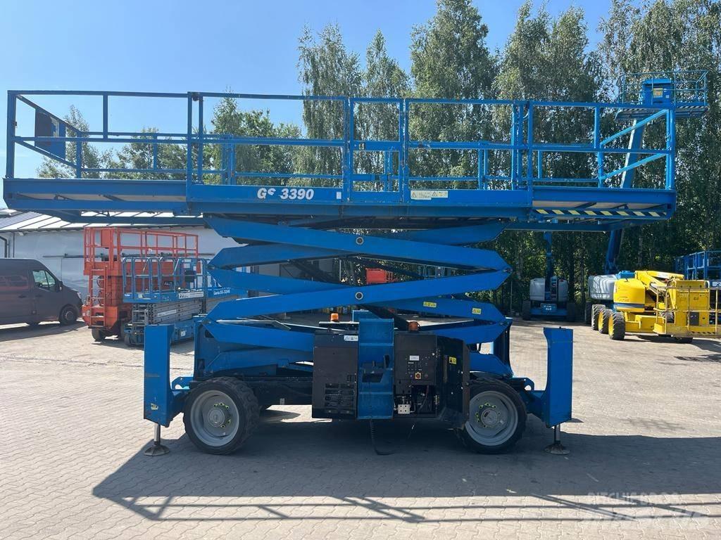 Genie GS 3390 RT رافعات مقصية الشكل