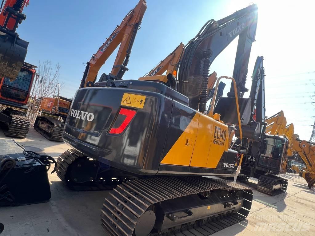Volvo EC 140 DL حفارات زحافة