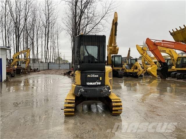 Komatsu PC35MR-2 حفارات زحافة