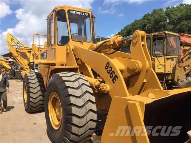 CAT 936 E لوادر بعجل