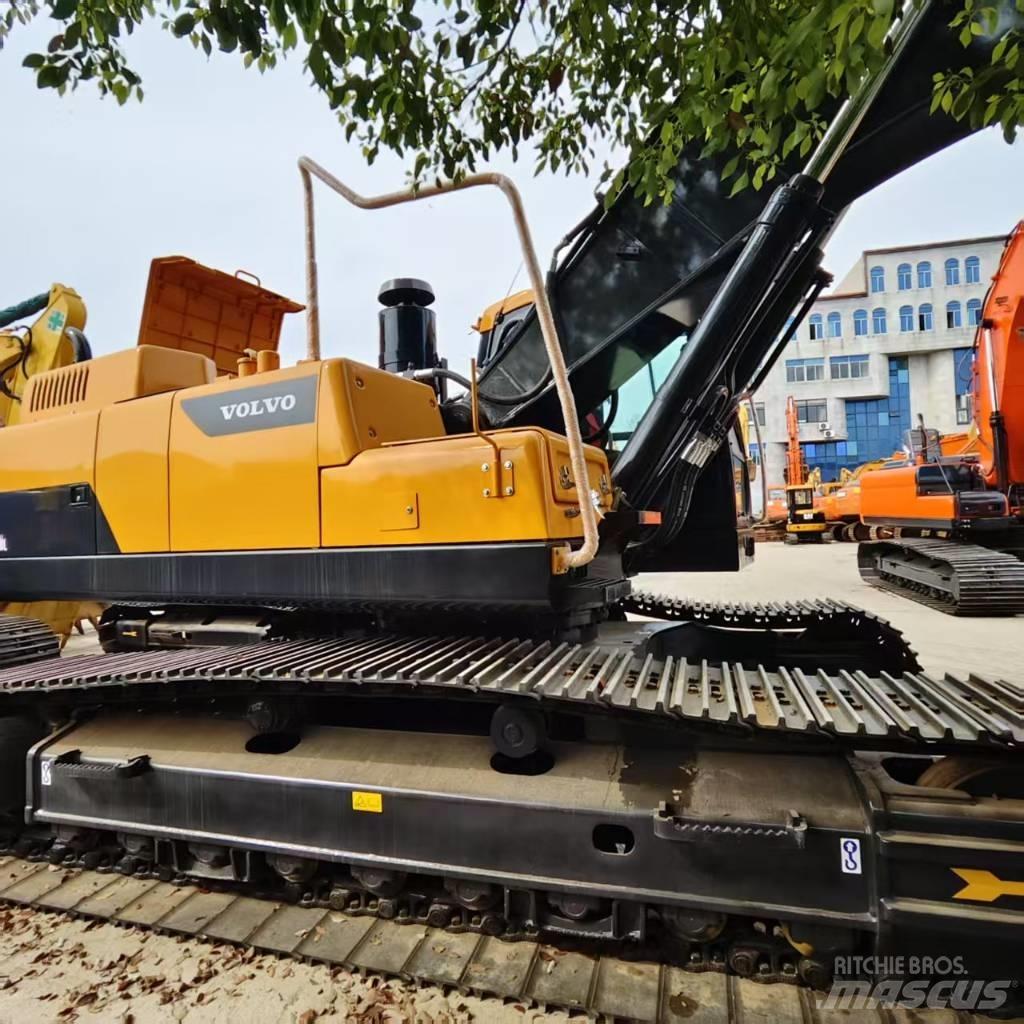 Volvo EC380 D L حفارات زحافة