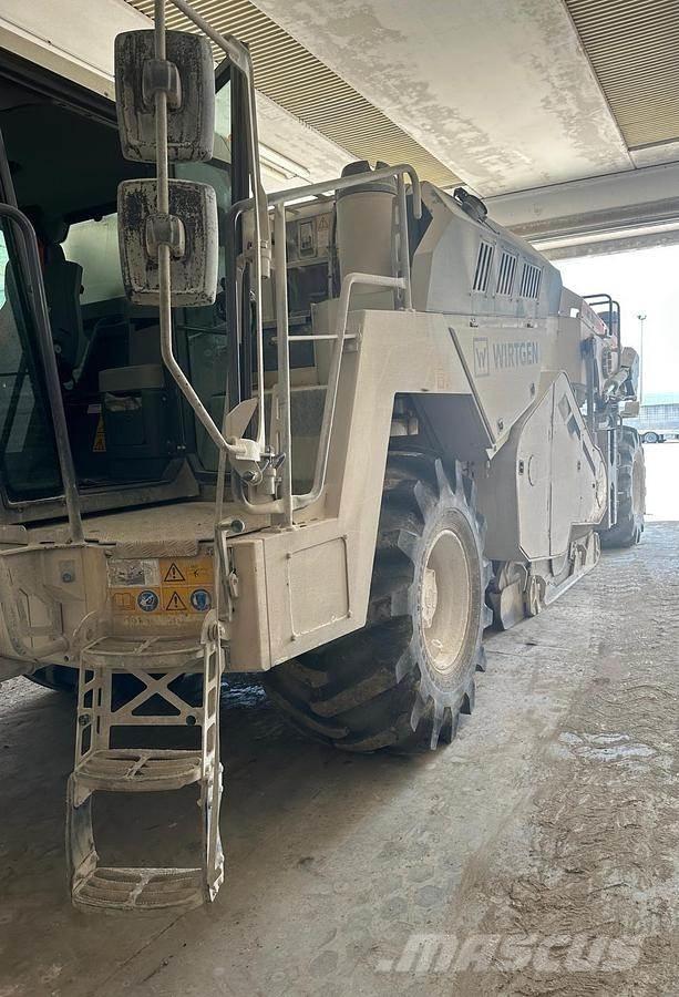 Wirtgen WR250i معدات إعادة تدوير الأسفلت