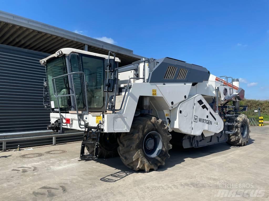 Wirtgen WR 240I معدات إعادة تدوير الأسفلت