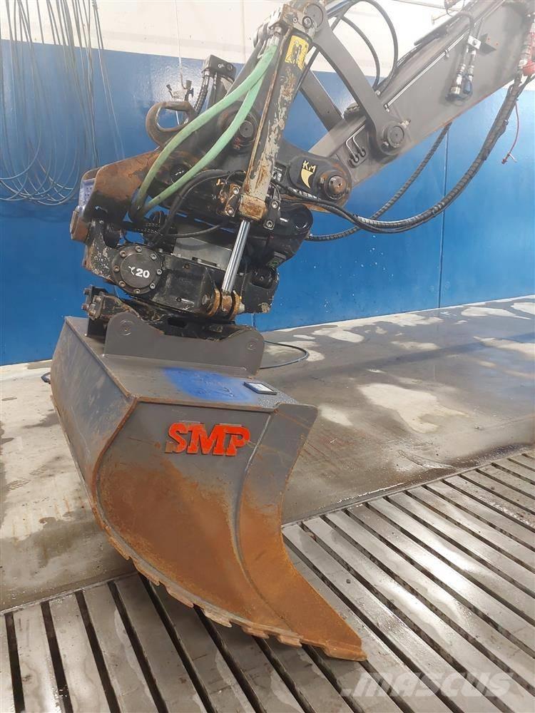 Volvo EWR 150 E حفارات بعجل