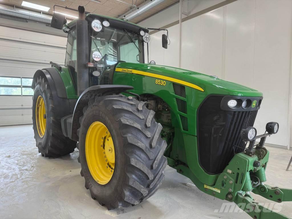 John Deere 8530 الجرارات