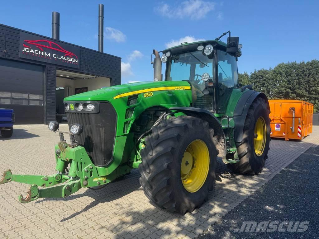 John Deere 8530 الجرارات