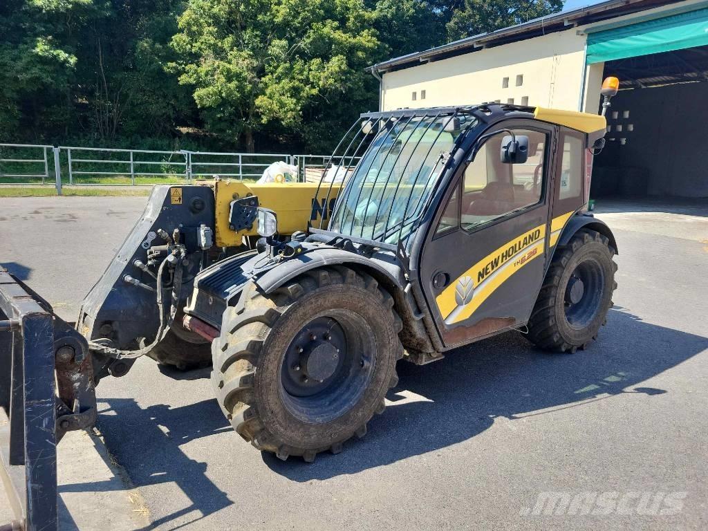 New Holland TH 6.28 معدات مناولة لأغراض الزراعة