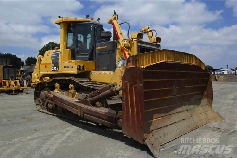 Komatsu D275A-5 بلدوزرات مجنزرة