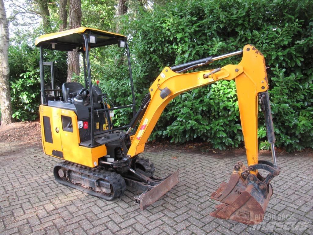 JCB 15 C -1 حفارات صغيرة أقل من 7 طن (حفارات صغيرة)