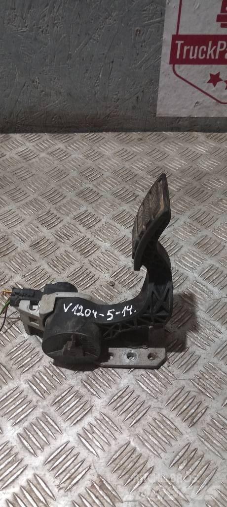Volvo FH 12    21116879 كابينة والداخلية