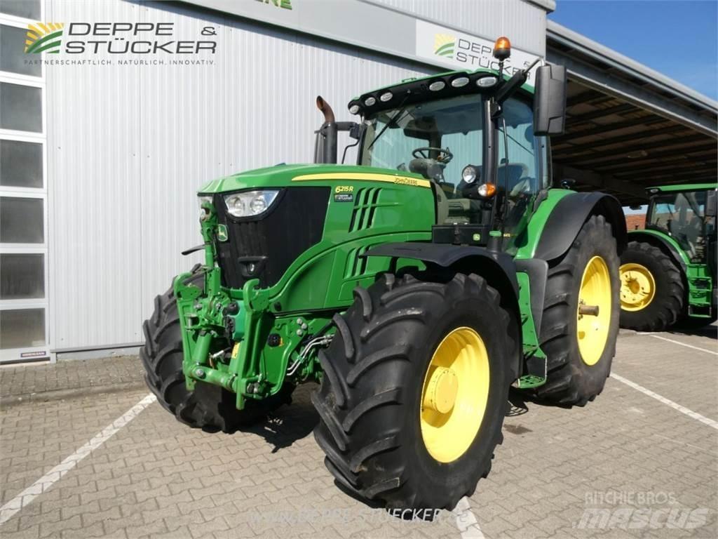 John Deere 6215R الجرارات