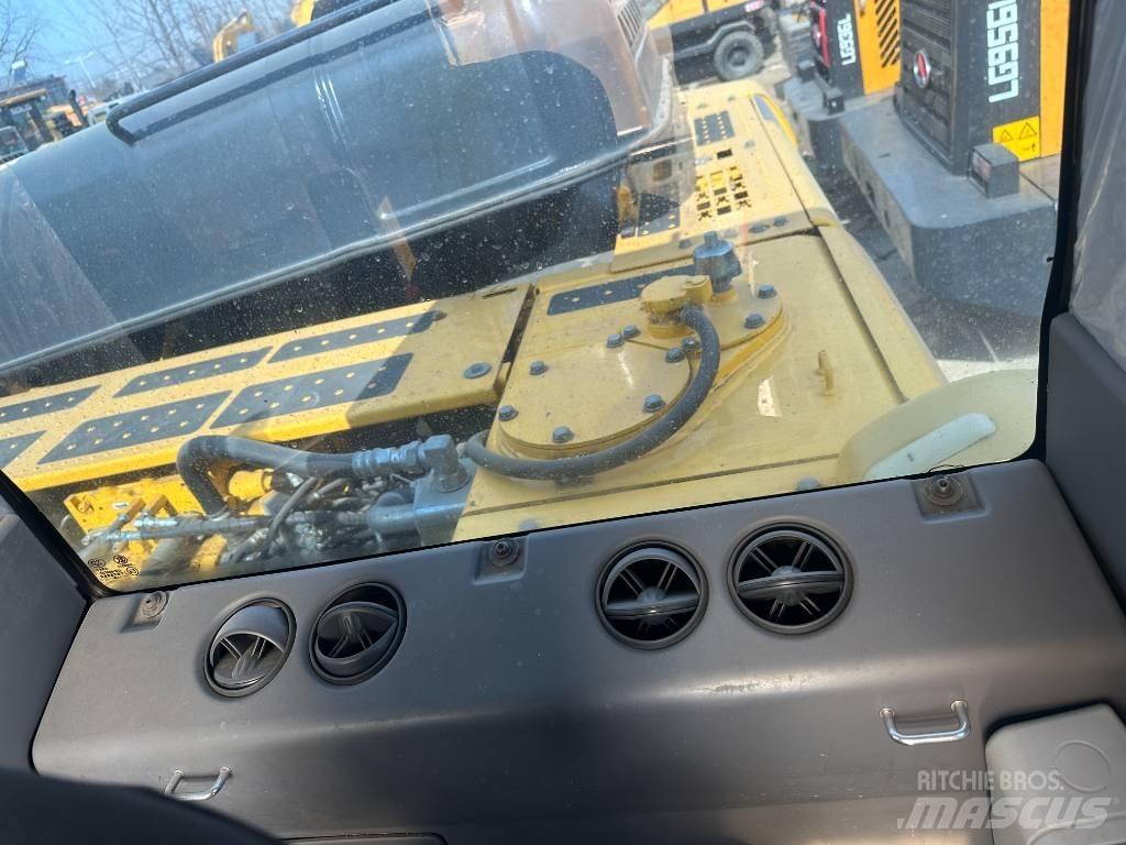 Komatsu pc360 حفارات زحافة