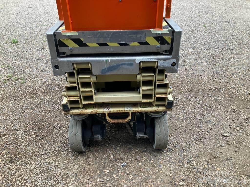 JLG 1930 ES رافعات مقصية الشكل