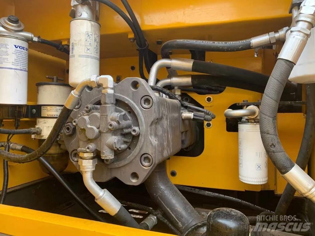 Volvo EC 300 حفارات زحافة